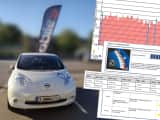 Hvit Nissan Leaf og kollasj av batteritester