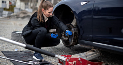 Dame skifter bremseklosser