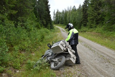 Når du stivner i en sving, er det fort gjort å få en velt. Heldigvis går alt bra. 