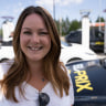 Smilende kvinne