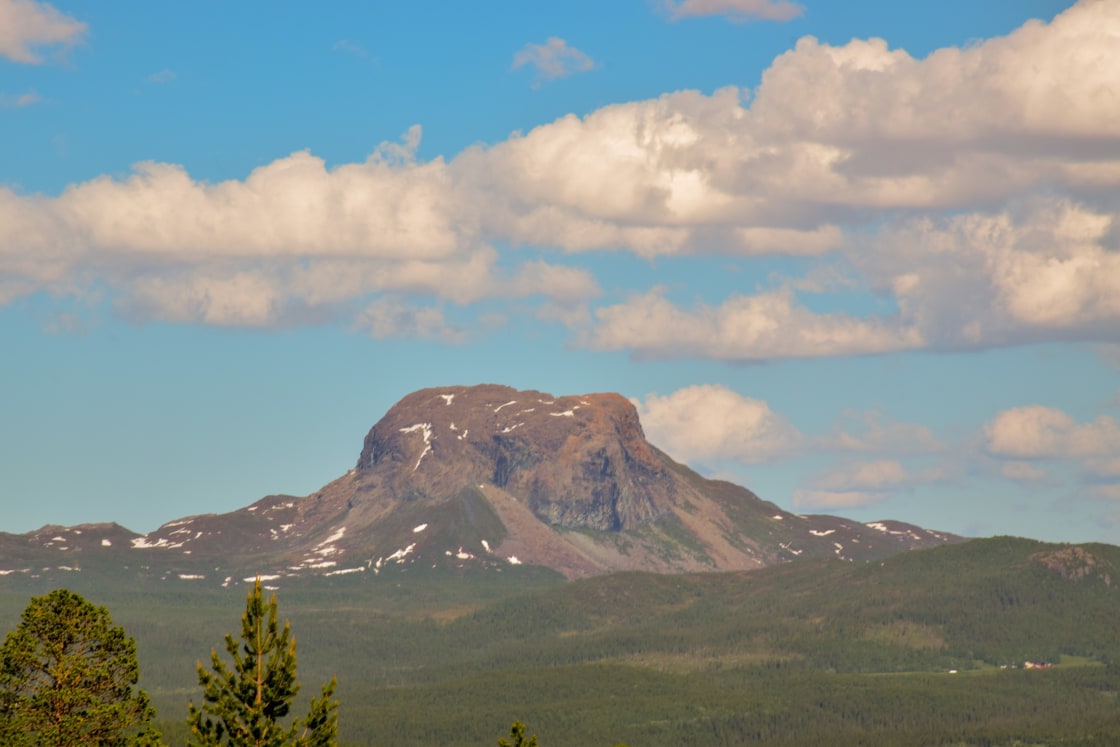Bilde av fjellet, Hatten