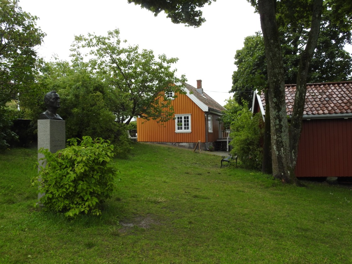 Gult hus, Edvard Munch og hage