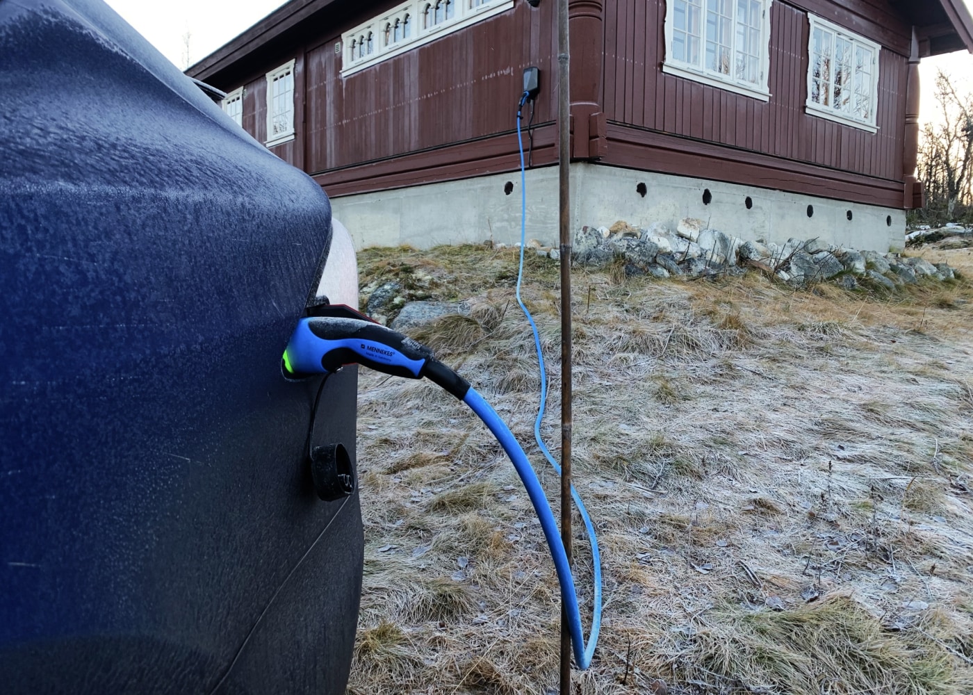 Ladeboks på hytte, koblet til elbil