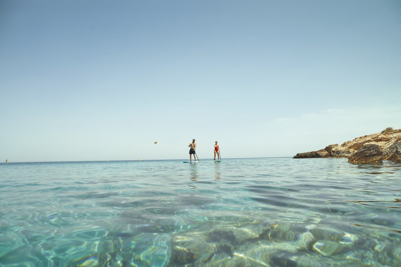 Bilde av personer på SUP