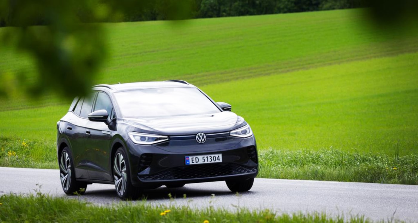 svart VW ID4 på veien