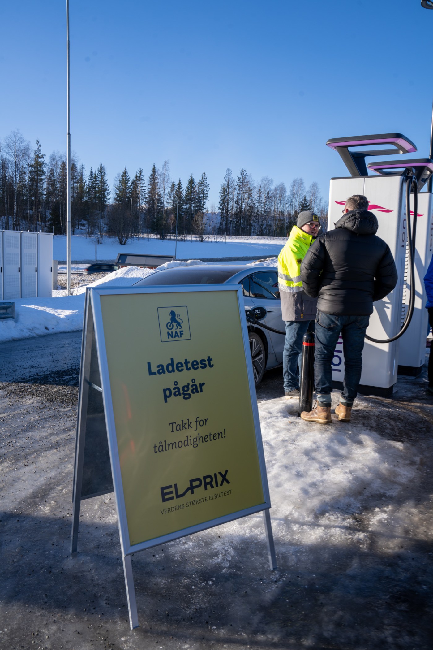 En Hyundai Kona lader. 