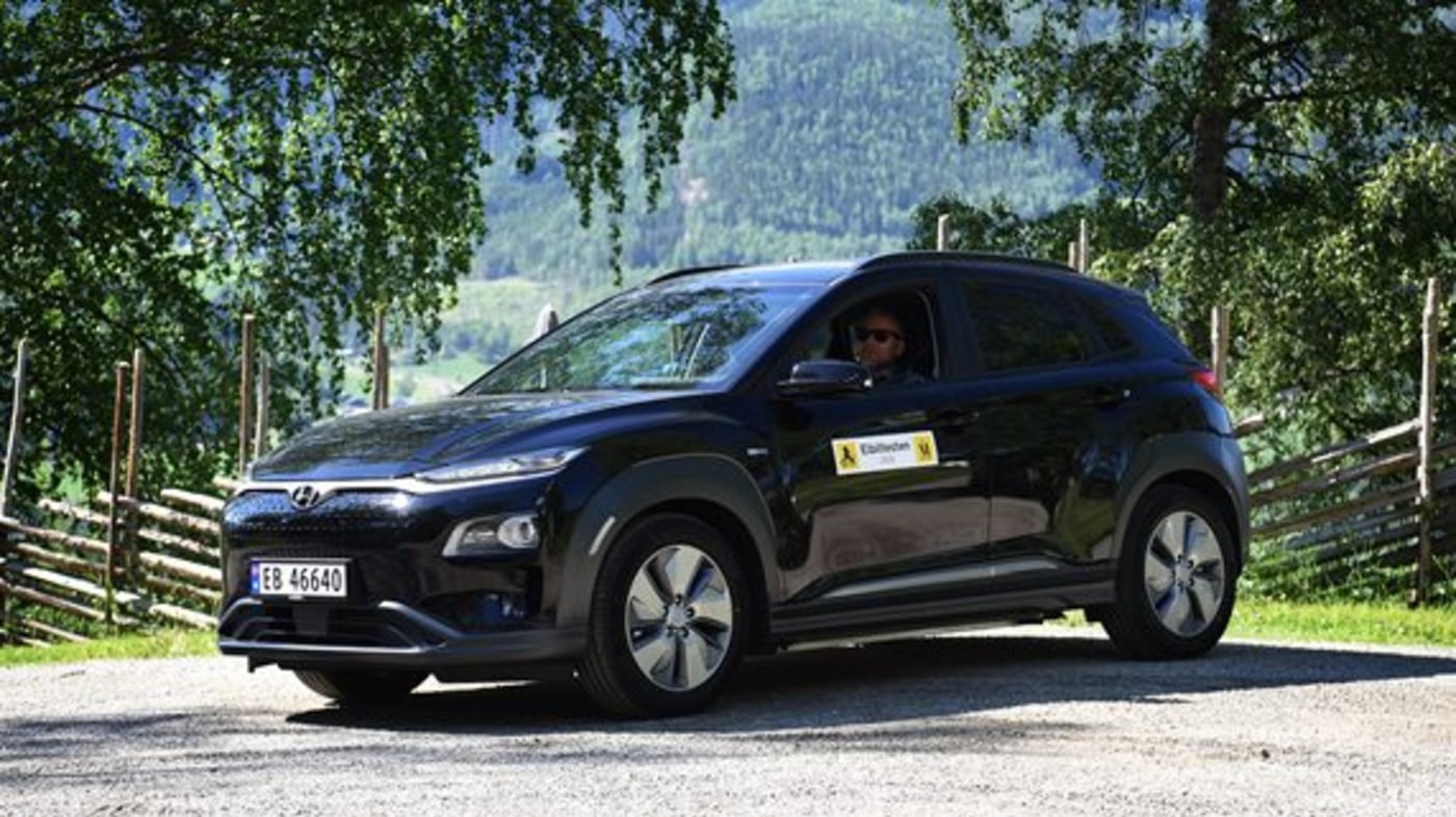 Hyundai Kona står parkert.