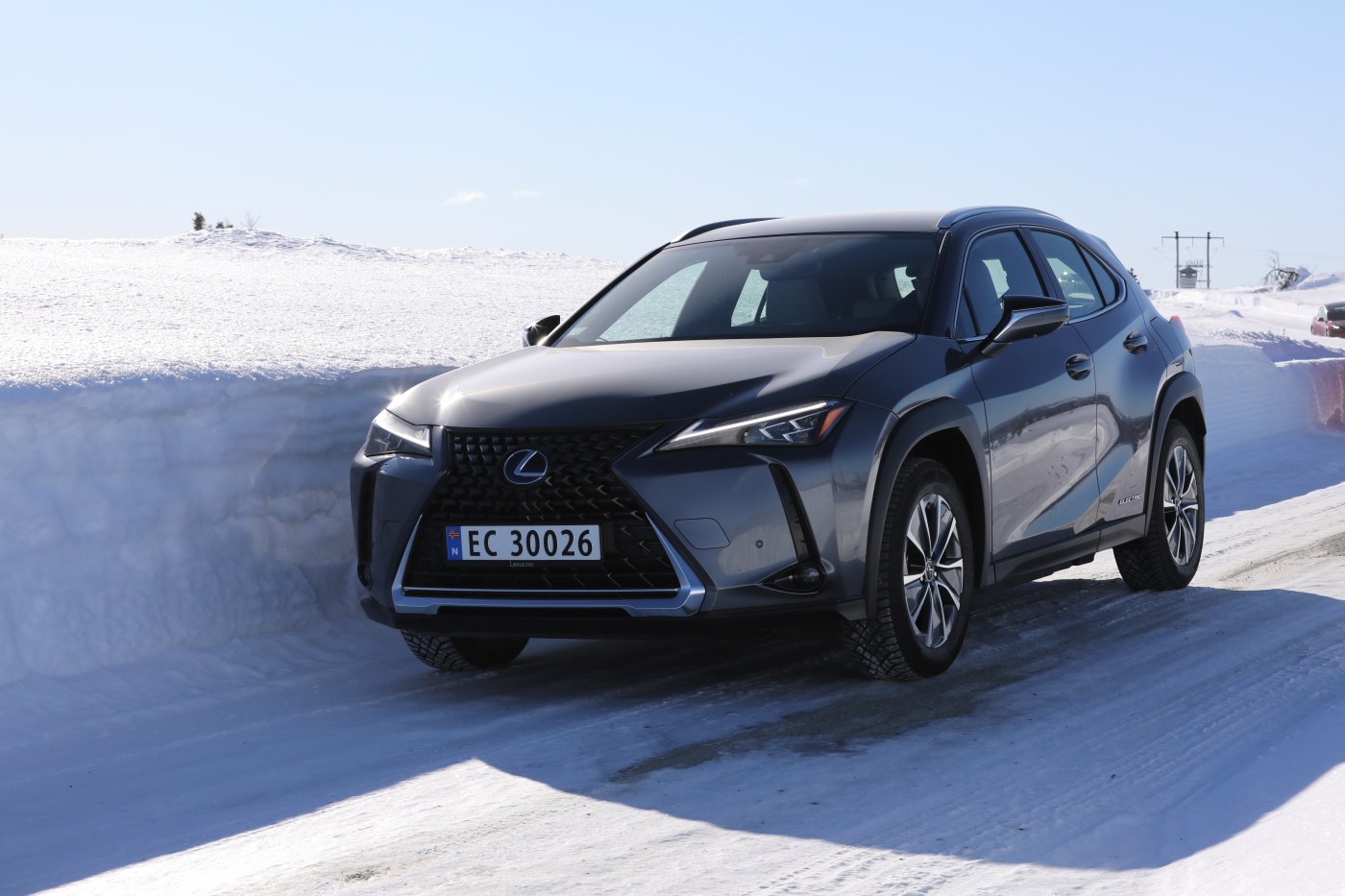 Lexus UX300e  2021 vinter 02