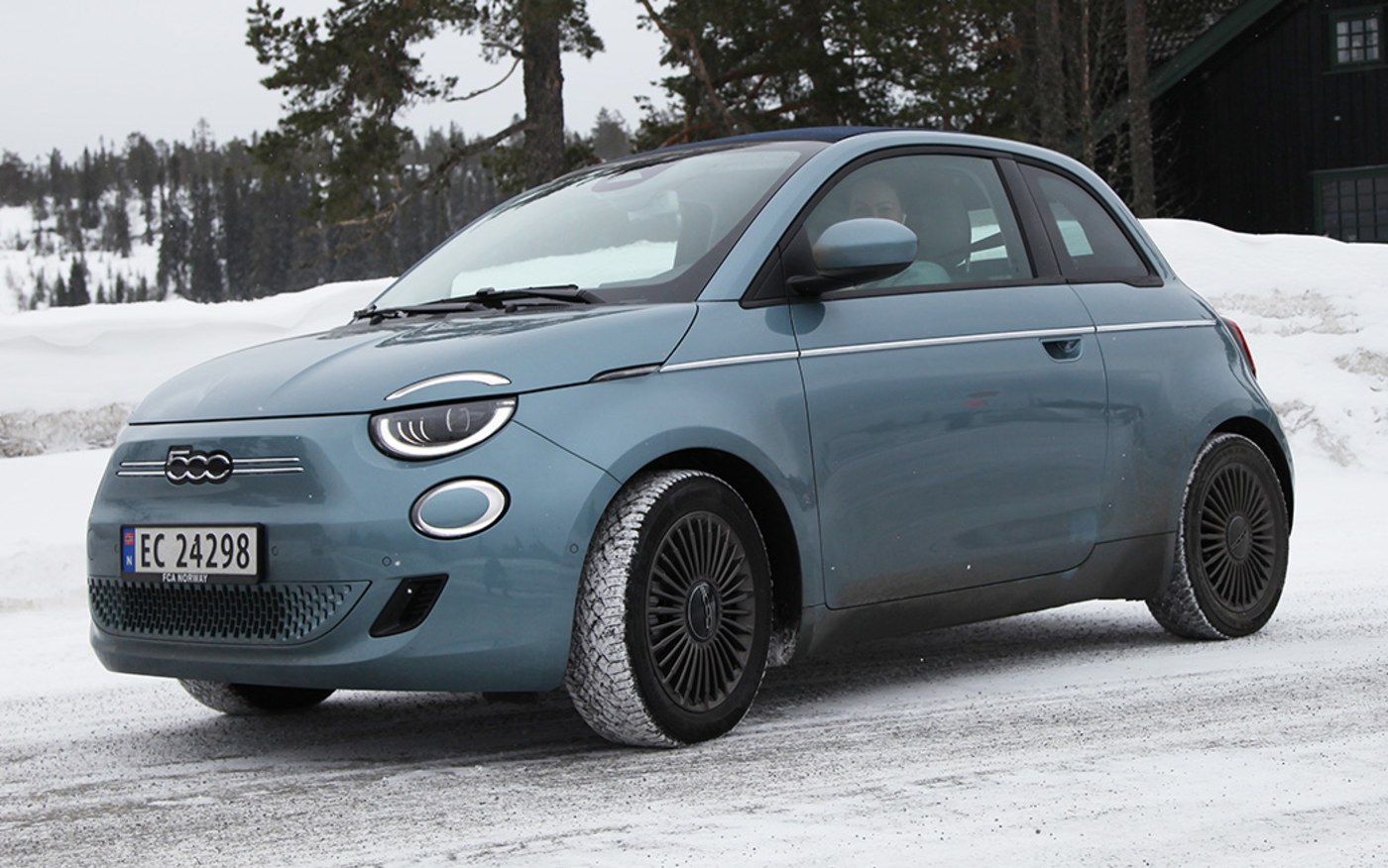 Fiat 500 står parkert