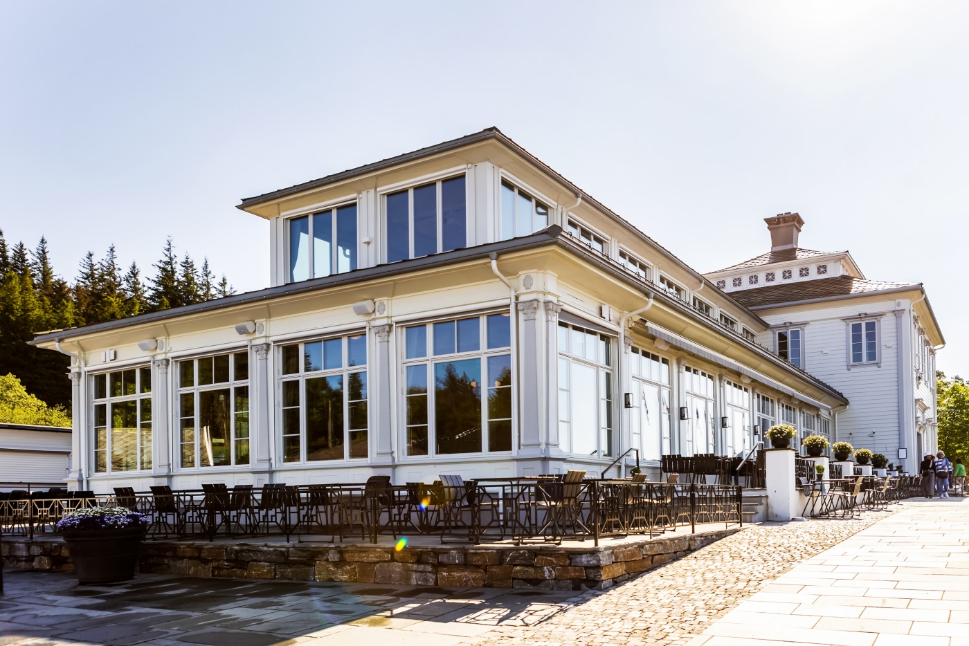 Et av de De Historiskes sjarmerende spisesteder – her representert ved Fløyrestauranten.
