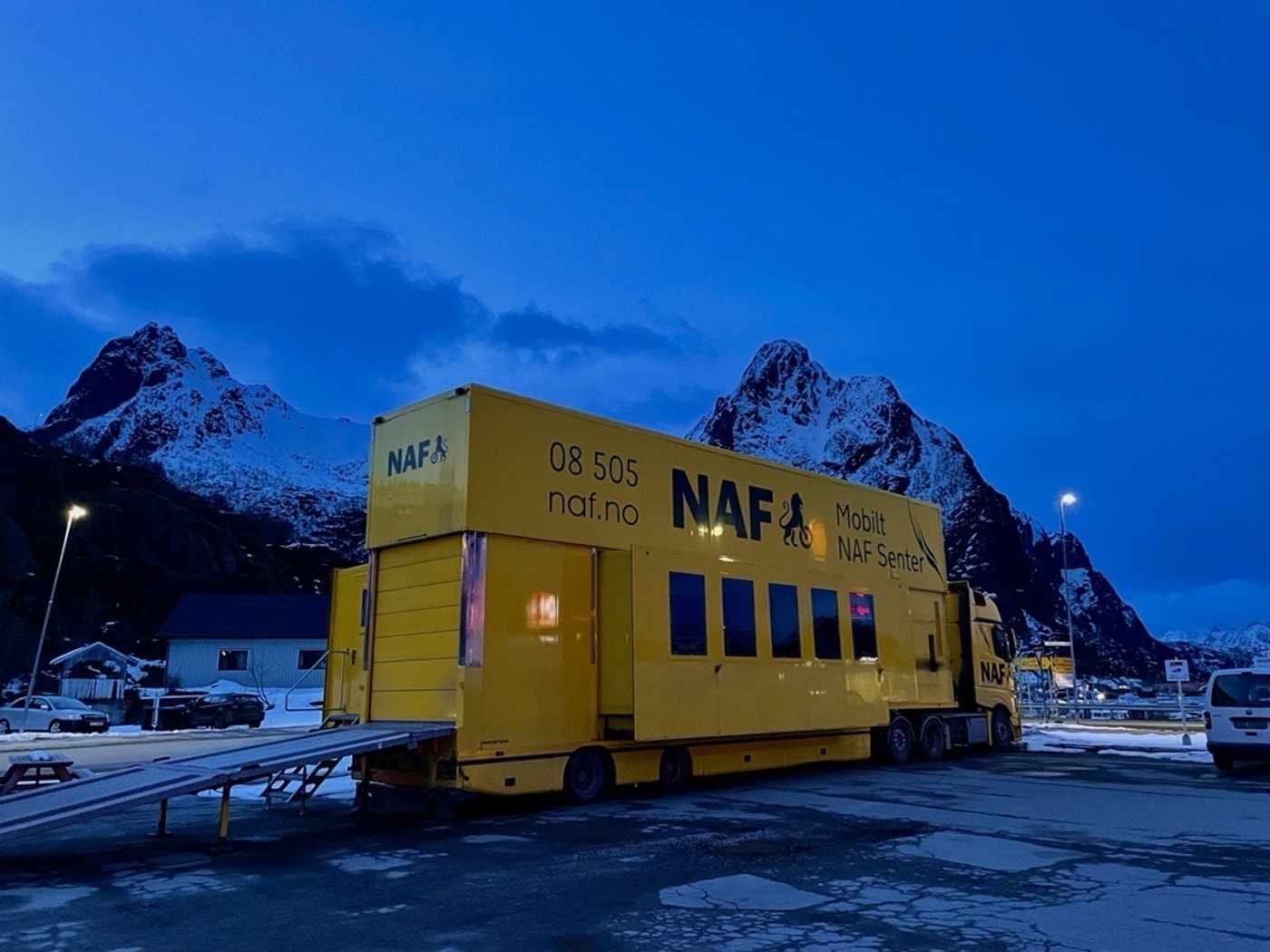 Mobilt NAF Senter om kvelden i nord-norge