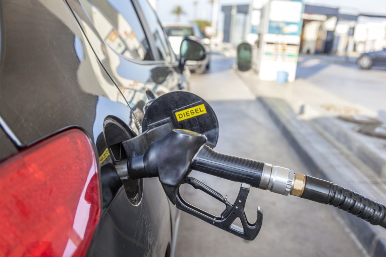 Dieselpumpe står i bil