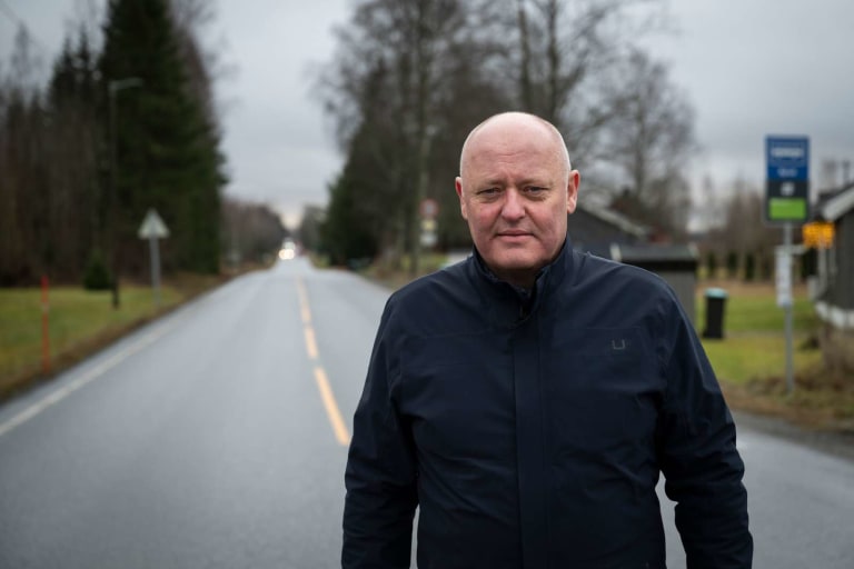 Mann står i veien