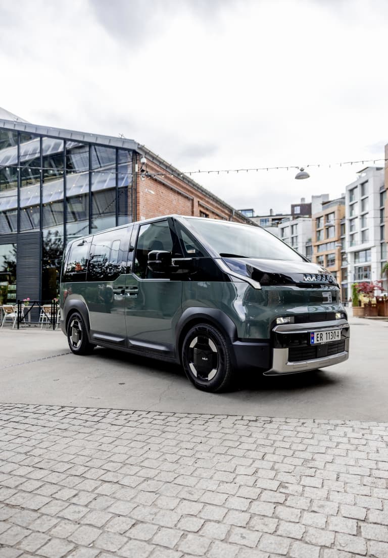 Grønn Kia PV5