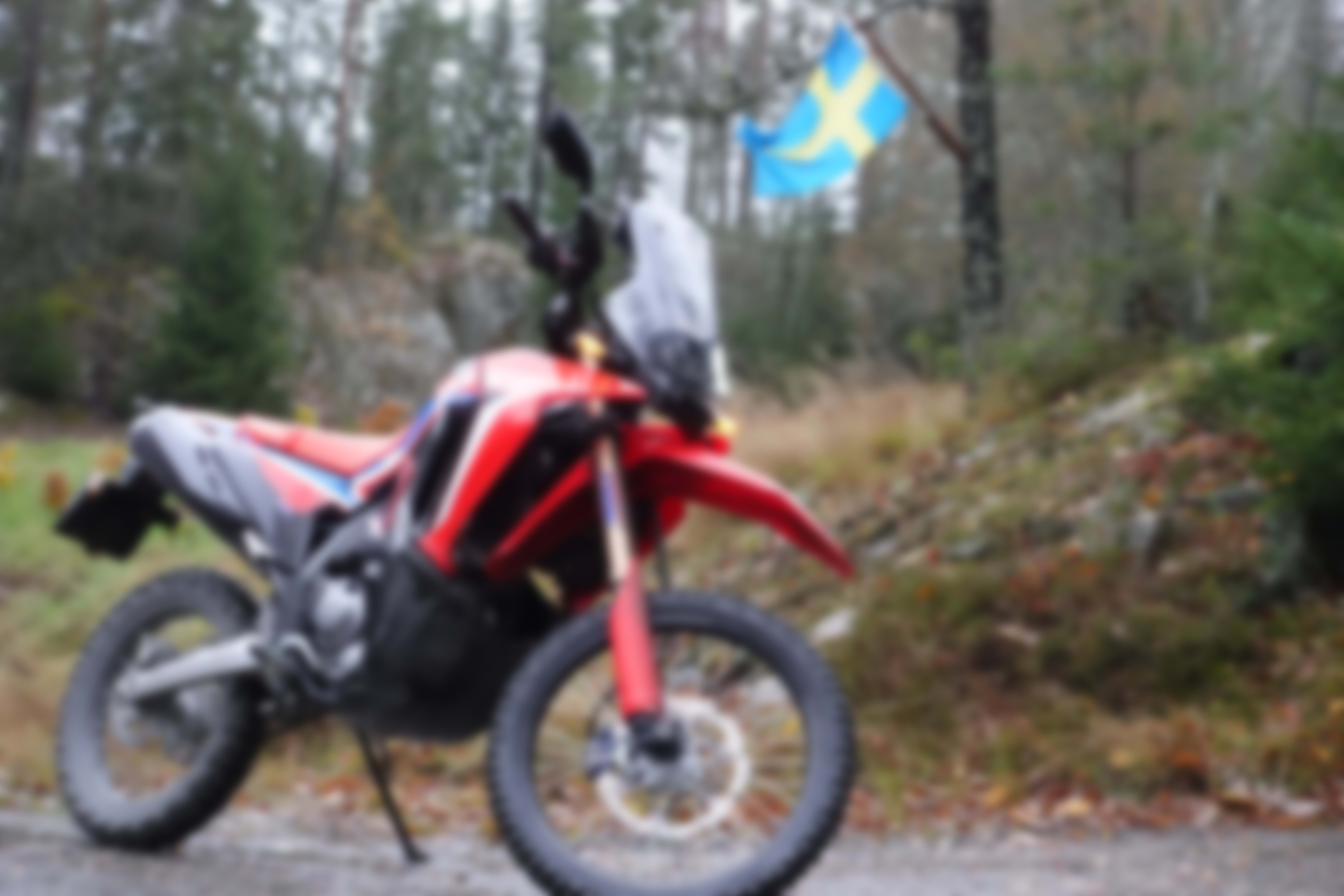 motorsykkel i skog