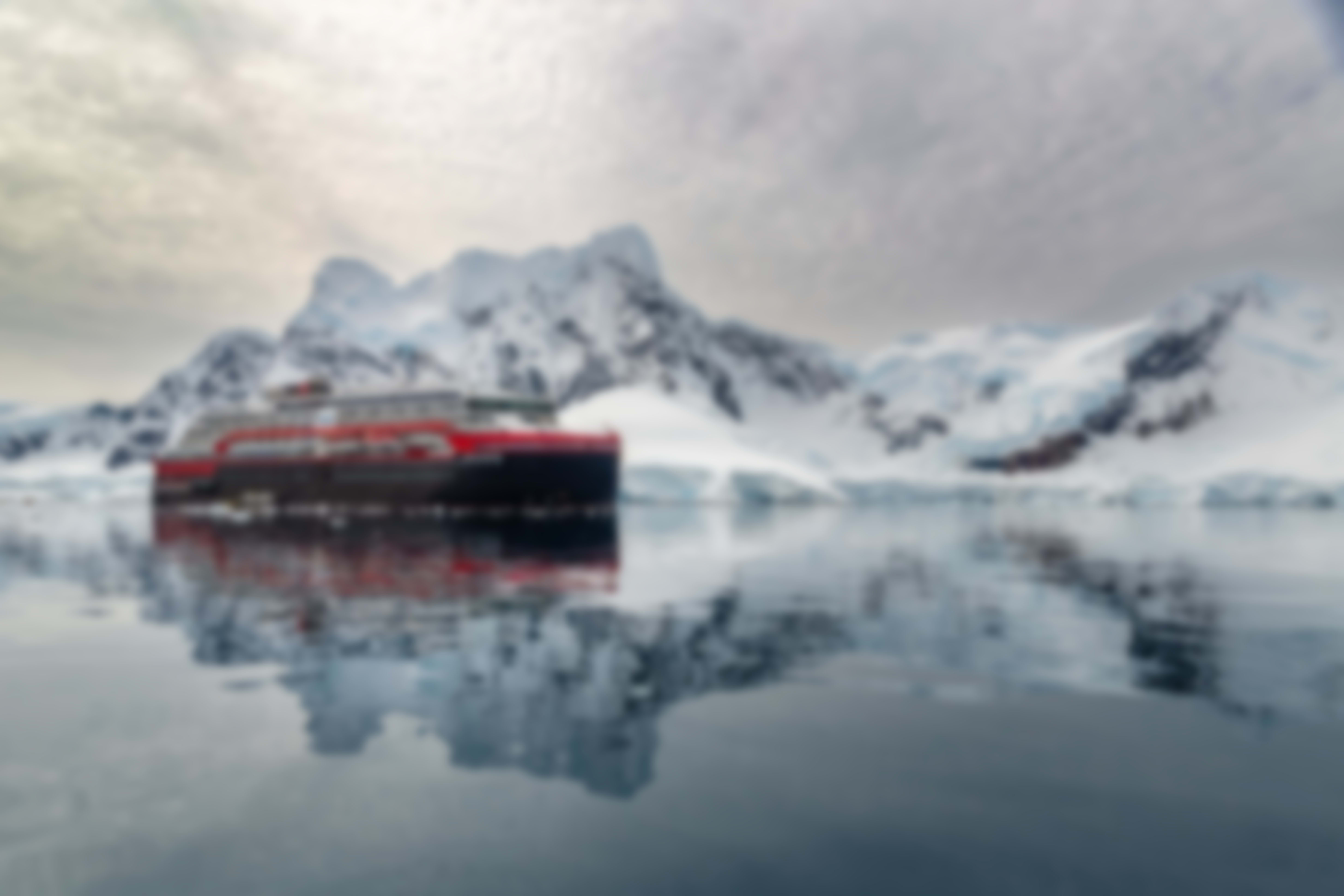 HX Hurtigruten Expeditions