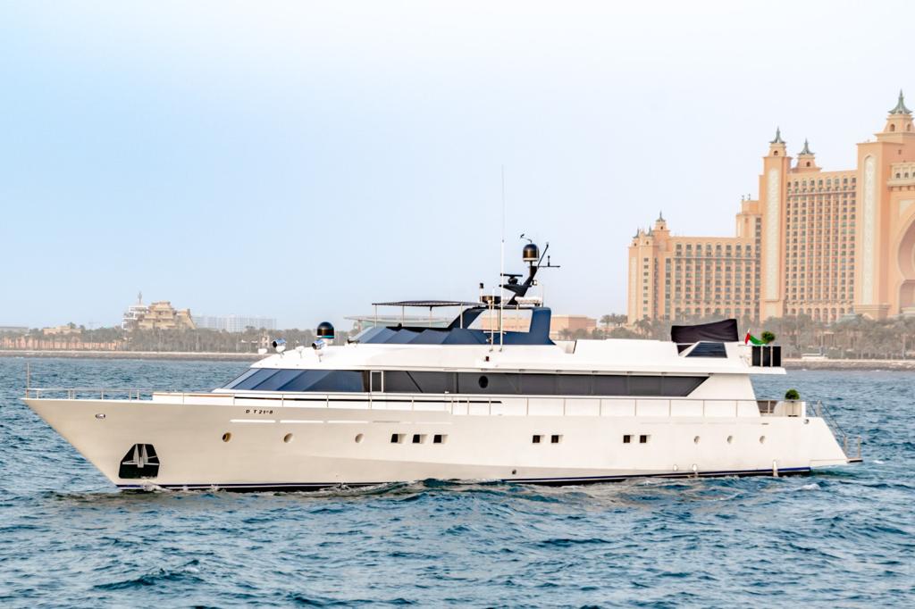 150 foot yacht charter cost