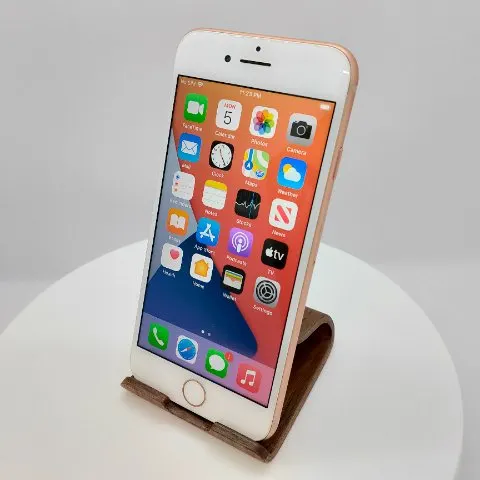 iPhone 8 256GB 画面欠けの画像（0）