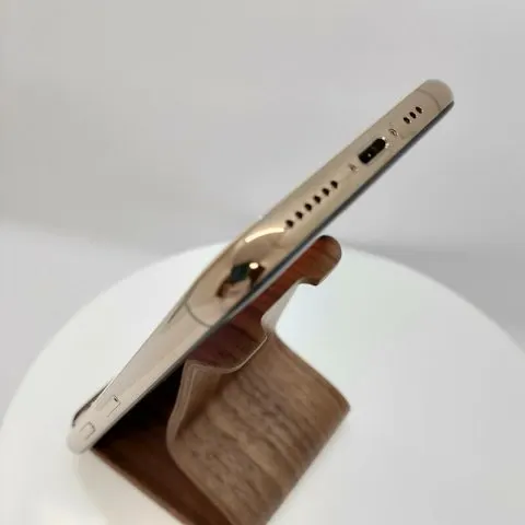 iPhone Xs 256GB docomo 357234094084153の画像（2）