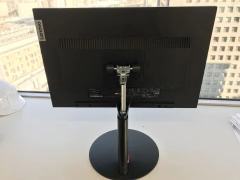 Lenovo 正規品液晶モニタの画像（1）