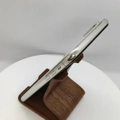 iPhone X 64GB docomo 356738081483716の画像（1）