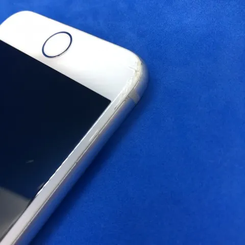 iPhone7 128GB docomo SIMロック解除済み 画面割れの画像（2）