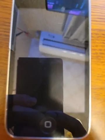 iPhone3GS ジャンク（12051）¥1,000（成瀬智大さんの出品