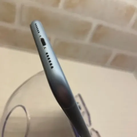 iPhone XR 256GB ブルーの画像（3）