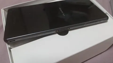 不思議なXperia Z3 ブラック SO-01G SOL26の画像（2）