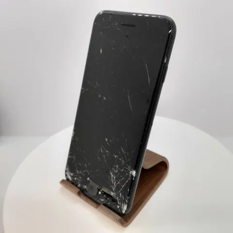 iPhone 7 32GB Softbank 355845084303980の画像（0）