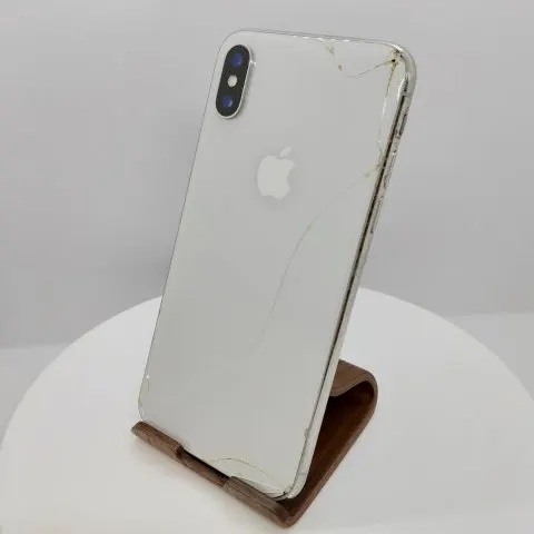 iPhone X 64GB au 356738084905723の画像（3）