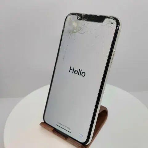 iPhone X 64GB docomo 353020091435595の画像（0）