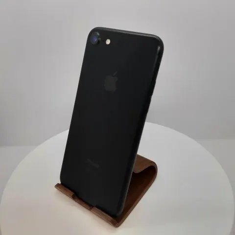 iPhone 7 32GB au 359183074650442の画像（3）