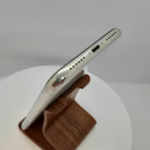 iPhone X 64GB Softbank 353021091600063の画像（3）