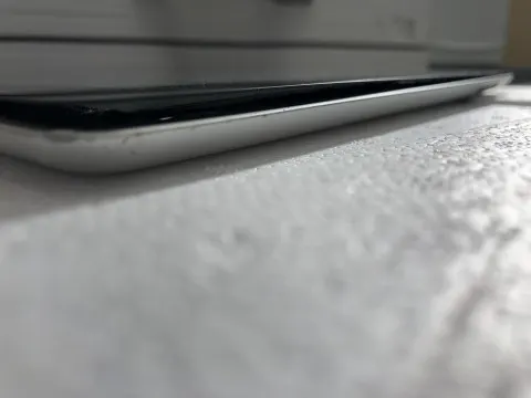 iPad4 画面浮きの画像（1）