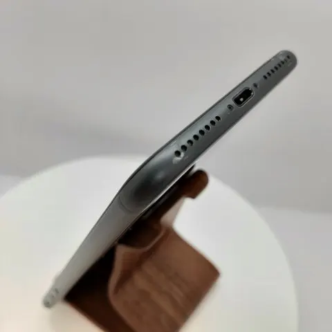 iPhone 8 Plus 256GB au 356733080365519の画像（3）