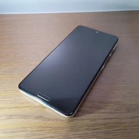 AQUOS sense4 SH-M15 画面表示不良の画像（0）
