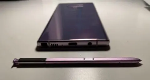 Galaxy note9 赤ロムの画像（2）