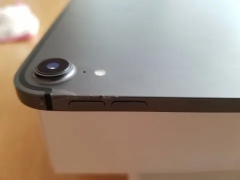 iPad pro 2018モデル Wifi+Cellular 1TB 赤ロムの画像（1）