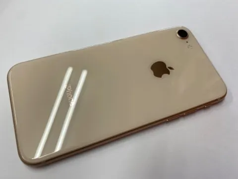 赤ロム iPhone8 64GB ゴールド バッテリー96%の画像（4）