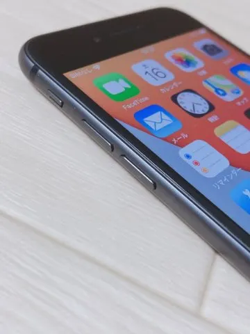 iPhone8 SIMフリー 64GB スペースグレイ バッテリー最大100%の画像（4）