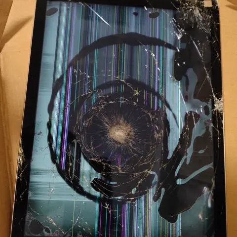 iPad Air2  WiFi + Cellular 画面筐体破損の画像（0）