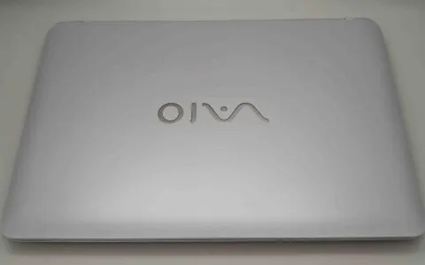 Vaioノートパソコン i3 (中古）、4GBのメモリ、HDD500GBの画像（3）