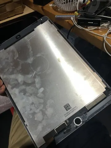 iPad Air2 lcd バックライト切れの画像（1）