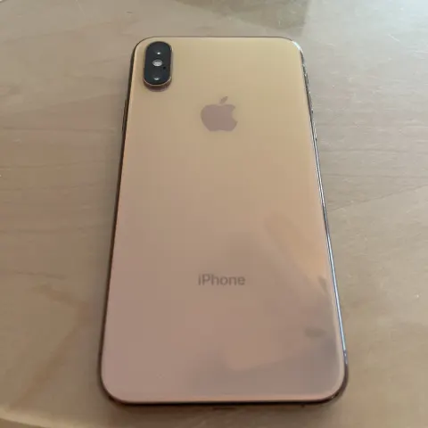 iPhone Xs 256GB auの画像（3）