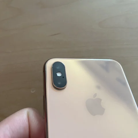 iPhone Xs 256GB auの画像（4）