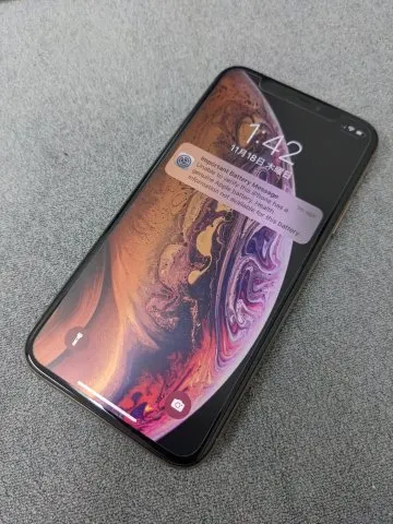 バッテリ交換済み100%！ iPhone XS 256GBの画像（1）
