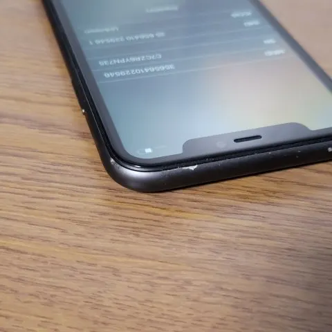 iPhone 11 Black 64GB SoftBankの画像（3）