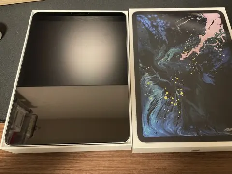 【ぽちゃ丸さま専用】iPad Pro 2018 11インチ 64GB （赤ロム）の画像（0）