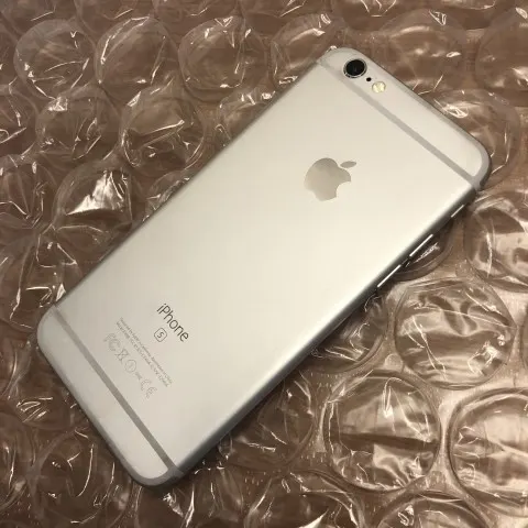iPhone6s 64GB au 画面割れの画像（1）